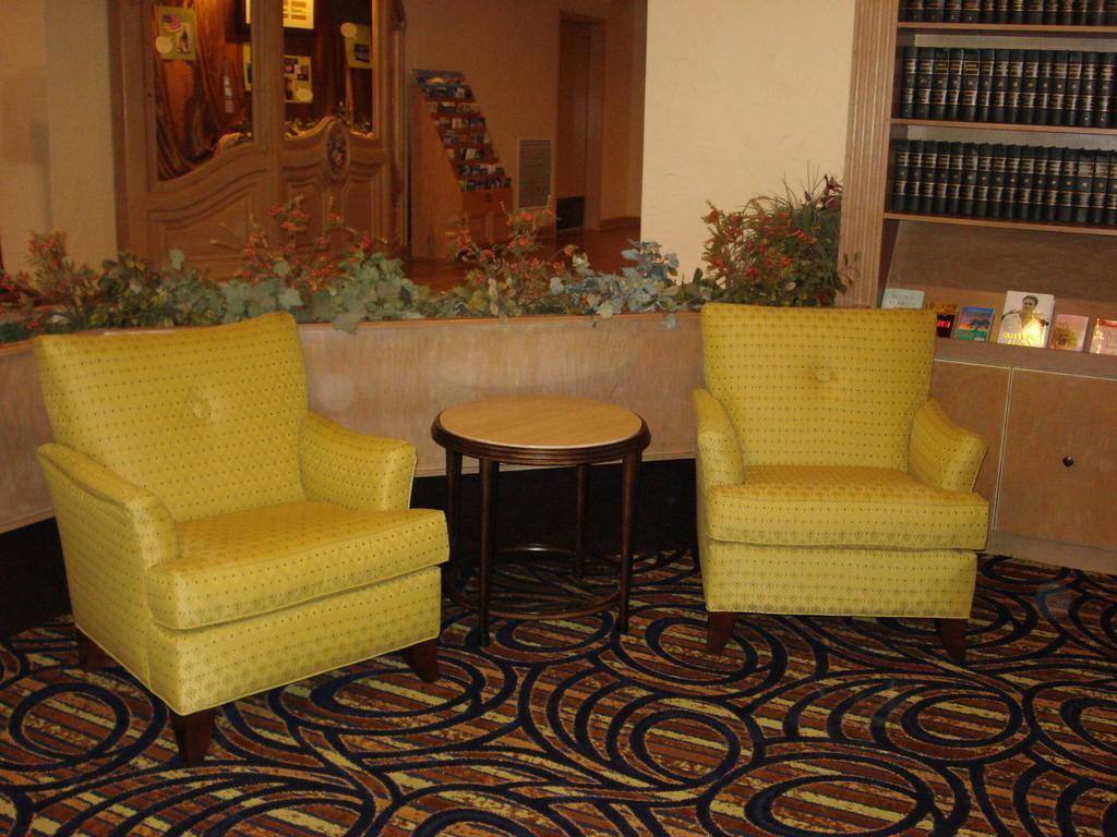 The Chateau Bloomington Hotel And Conference Center Eksteriør billede